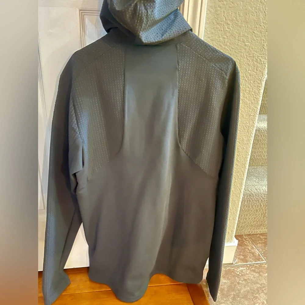 Lululemon Cold Terrain 3/4 Zip Jacket – Graphite – Size L (Like New) - Picture 6 of 6